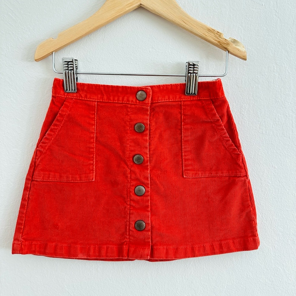 Mini Boden corduroy skirt in excellent condition 🍎